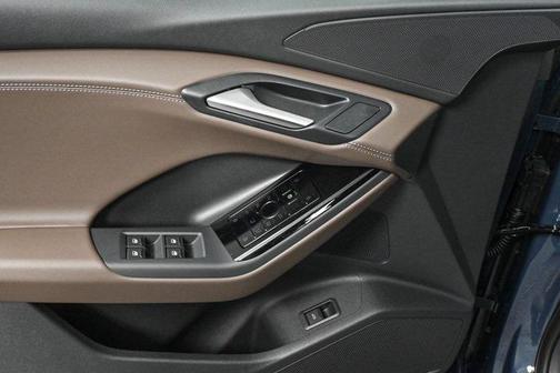 2025 Audi Q6 e-tron Premium quattro