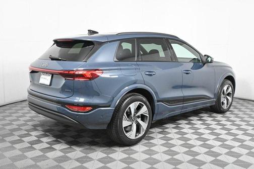 2025 Audi Q6 e-tron Premium quattro