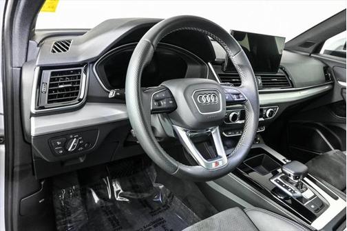 2021 Audi Q5 Premium Plus 55 TFSI e quattro S tronic