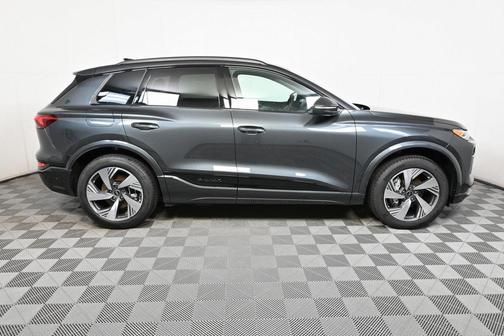 2025 Audi Q6 e-tron Premium quattro