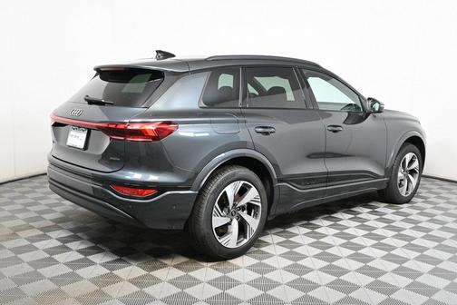 2025 Audi Q6 e-tron Premium quattro
