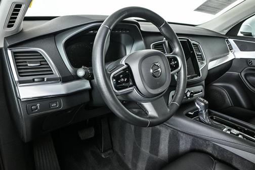 2018 Volvo XC90 T6 Momentum