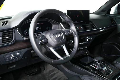 2023 Audi Q5 45 S line Prestige
