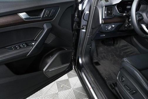 2023 Audi Q5 45 S line Prestige