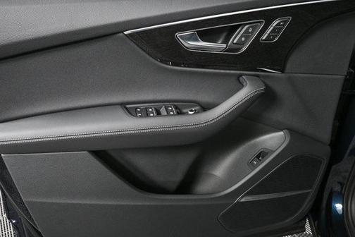 2025 Audi Q7 55 Prestige