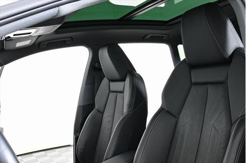 2022 Audi e-tron Premium Plus