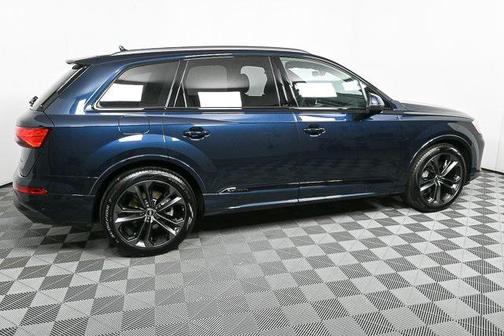 2025 Audi Q7 55 Prestige