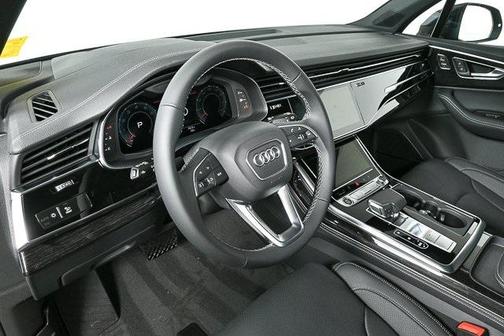 2025 Audi Q7 55 Prestige
