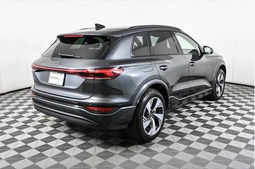 2025 Audi Q6 e-tron Premium Plus quattro