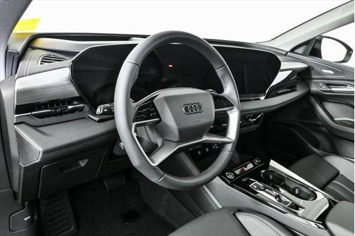 2025 Audi Q6 e-tron Premium Plus quattro