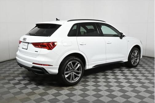 2025 Audi Q3 Premium 45 TFSI S line quattro Tiptronic