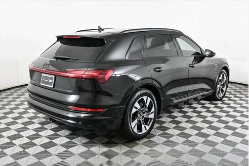 2023 Audi e-tron Premium quattro