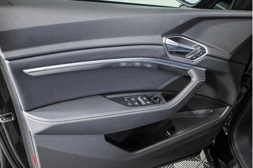 2023 Audi e-tron Premium quattro