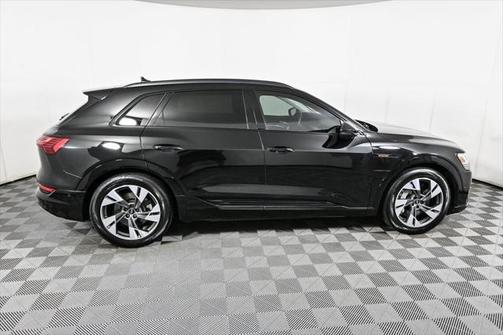 2023 Audi e-tron Premium quattro