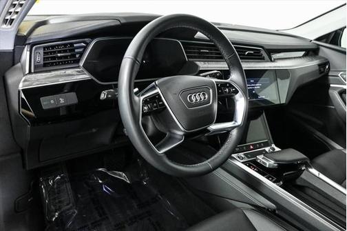 2023 Audi e-tron Premium quattro