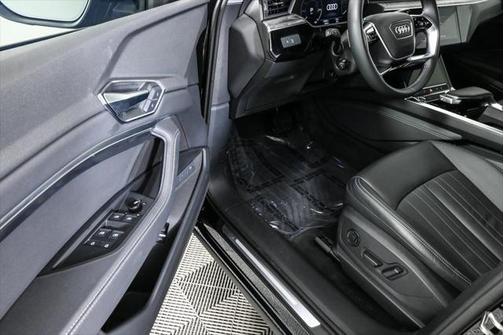2023 Audi e-tron Premium quattro
