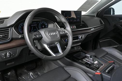2022 Audi Q5 45 S line Premium Plus