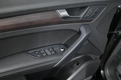2022 Audi Q5 45 S line Premium Plus