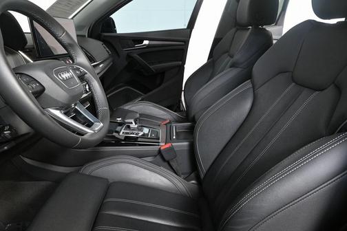 2022 Audi Q5 45 S line Premium Plus