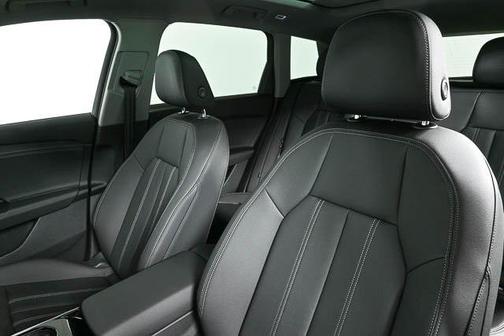2025 Audi Q6 e-tron Premium quattro