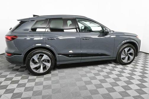 2025 Audi Q6 e-tron Premium quattro