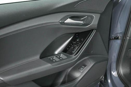 2025 Audi Q6 e-tron Premium quattro