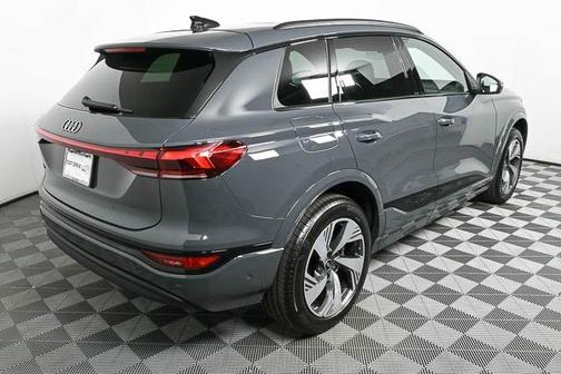2025 Audi Q6 e-tron Premium quattro