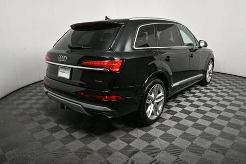 2025 Audi Q7 55 Premium Plus