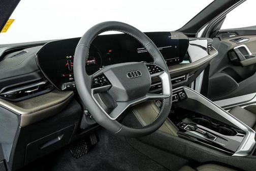2025 Audi Q5 Premium Plus TFSI quattro S tronic
