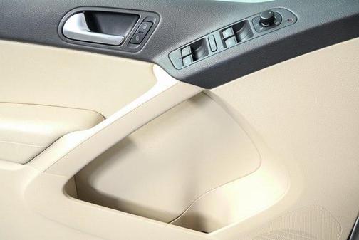 2014 Volkswagen Tiguan Auto SE