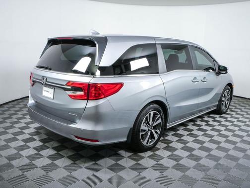 Lunar Silver Metallic 2024 Honda Odyssey Touring