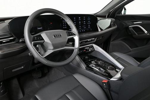 2025 Audi Q5 Premium