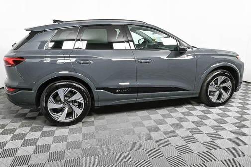 2025 Audi Q6 e-tron Premium Plus quattro