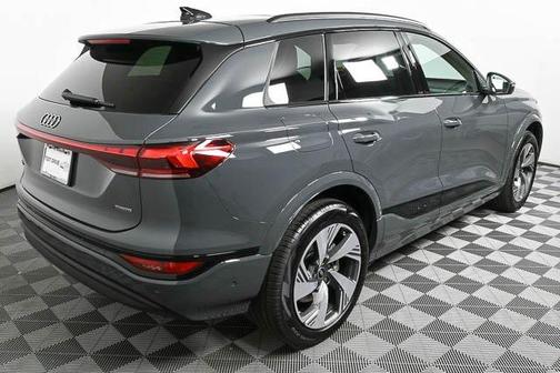 2025 Audi Q6 e-tron Premium Plus quattro