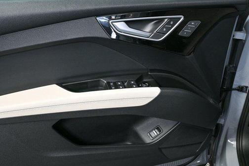 2024 Audi Q4 e-tron Prestige 50 quattro