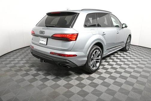 2025 Audi Q7 45 Premium Plus
