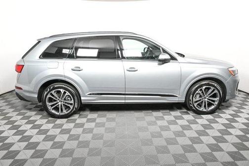 2025 Audi Q7 45 Premium Plus