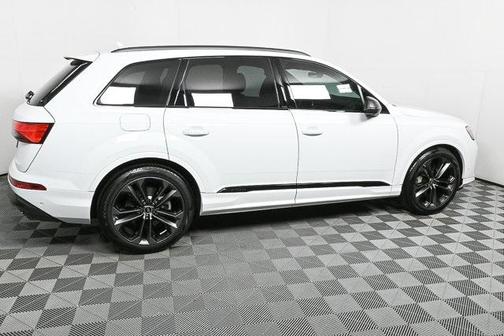 2025 Audi Q7 55 Prestige