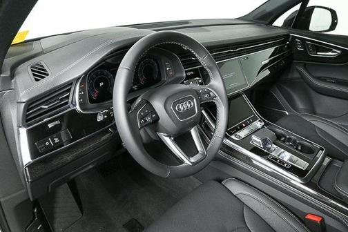 2025 Audi Q7 55 Prestige