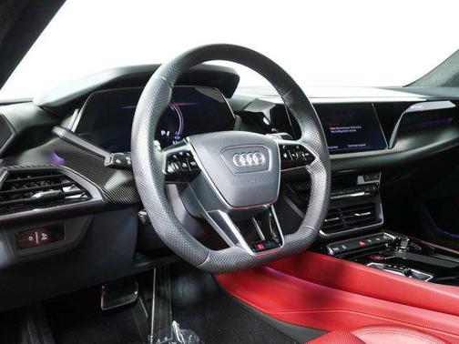 Daytona Gray Pearl Effect 2023 Audi RS e-tron GT quattro