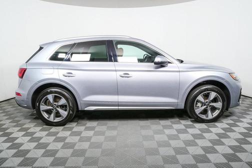 2022 Audi Q5 40 Premium Plus
