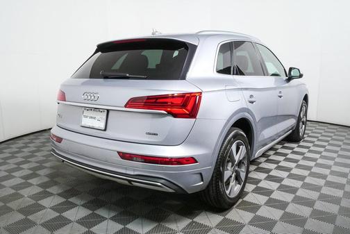 2022 Audi Q5 40 Premium Plus