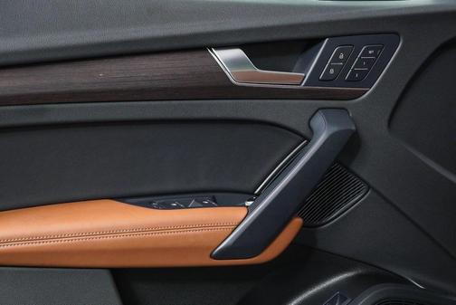 2022 Audi Q5 40 Premium Plus