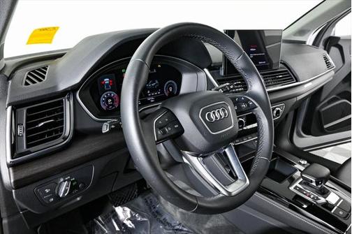 2022 Audi Q5 40 Premium Plus