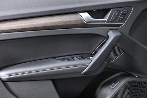 2022 Audi Q5 40 Premium Plus