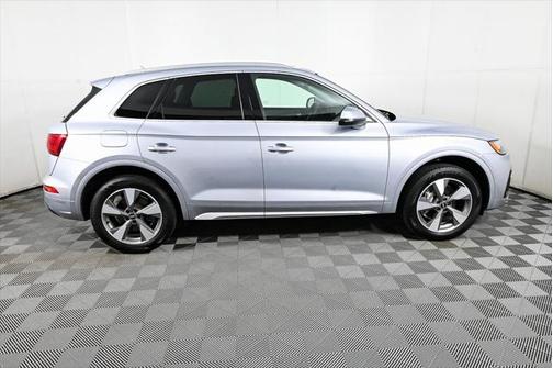 2022 Audi Q5 40 Premium Plus