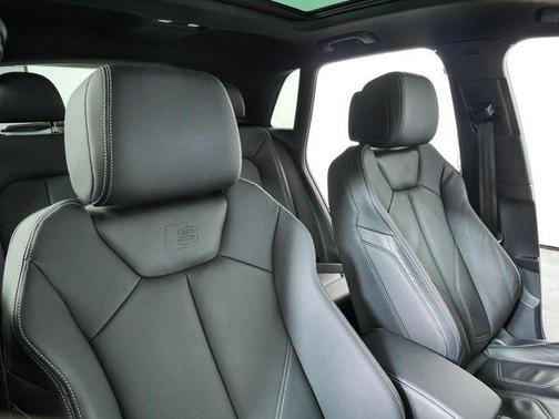 Mythos Black Metallic 2023 Audi Q3 Premium 45 TFSI S line quattro Tiptronic