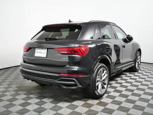 Mythos Black Metallic 2023 Audi Q3 Premium 45 TFSI S line quattro Tiptronic