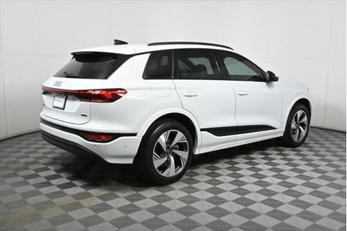 2025 Audi Q6 e-tron Premium Plus quattro
