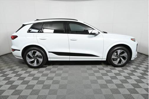 2025 Audi Q6 e-tron Premium Plus quattro